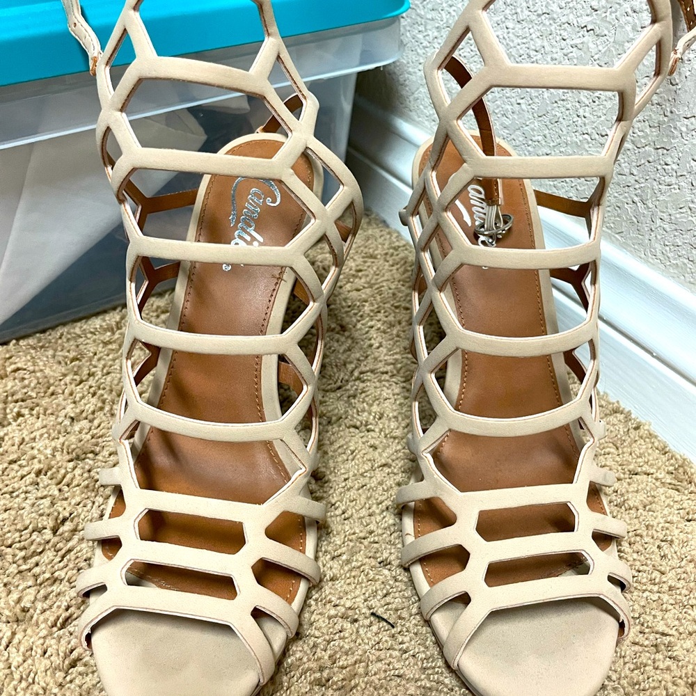 Candie’s nude heels size 8 1/2